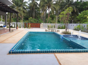 Hotels in Bang Kaeo
